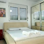 Perandori Zone 1 아파트 *