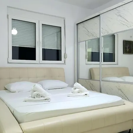 Perandori Zone 1 Apartment *