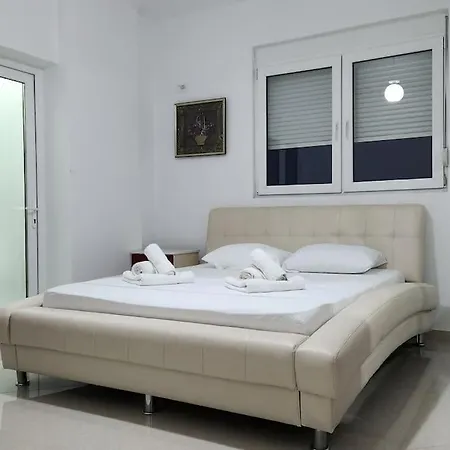 Perandori Zone 1 Apartment *
