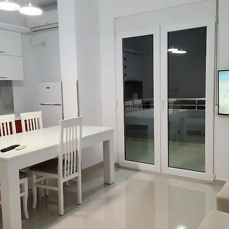 Apartment Perandori Zone 1 *